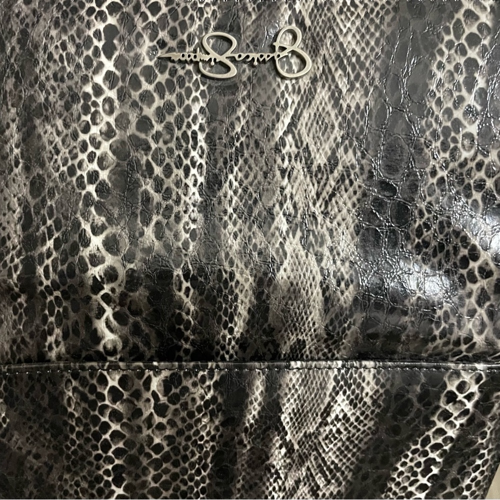 Jessica Simpson Snakeskin Patterned Women's wallet new with tags NWT